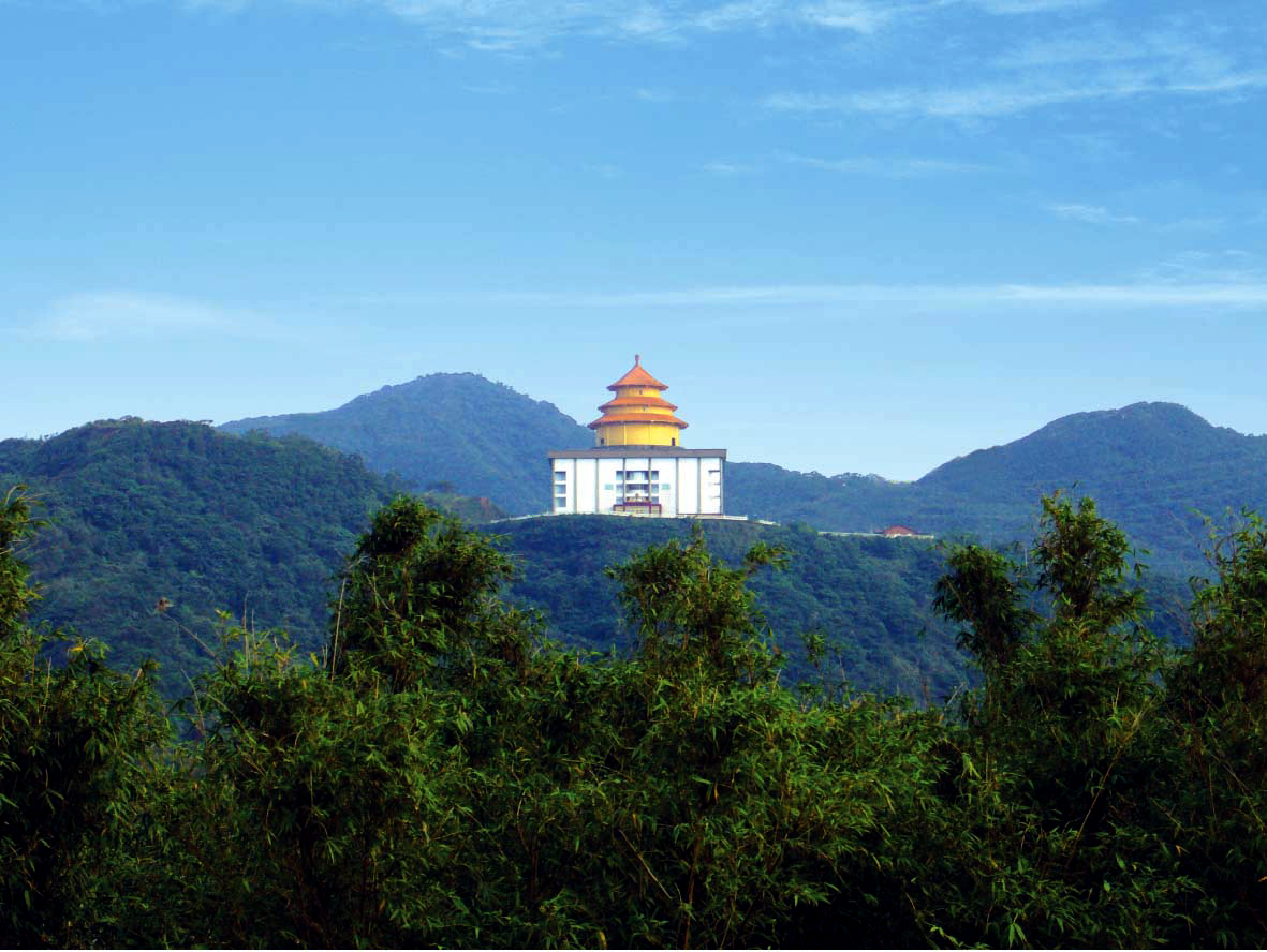 位於新北萬里的龍巖福田陵園